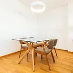 Modern 2 Bedroom Apartment With Balcony And Amazing Views